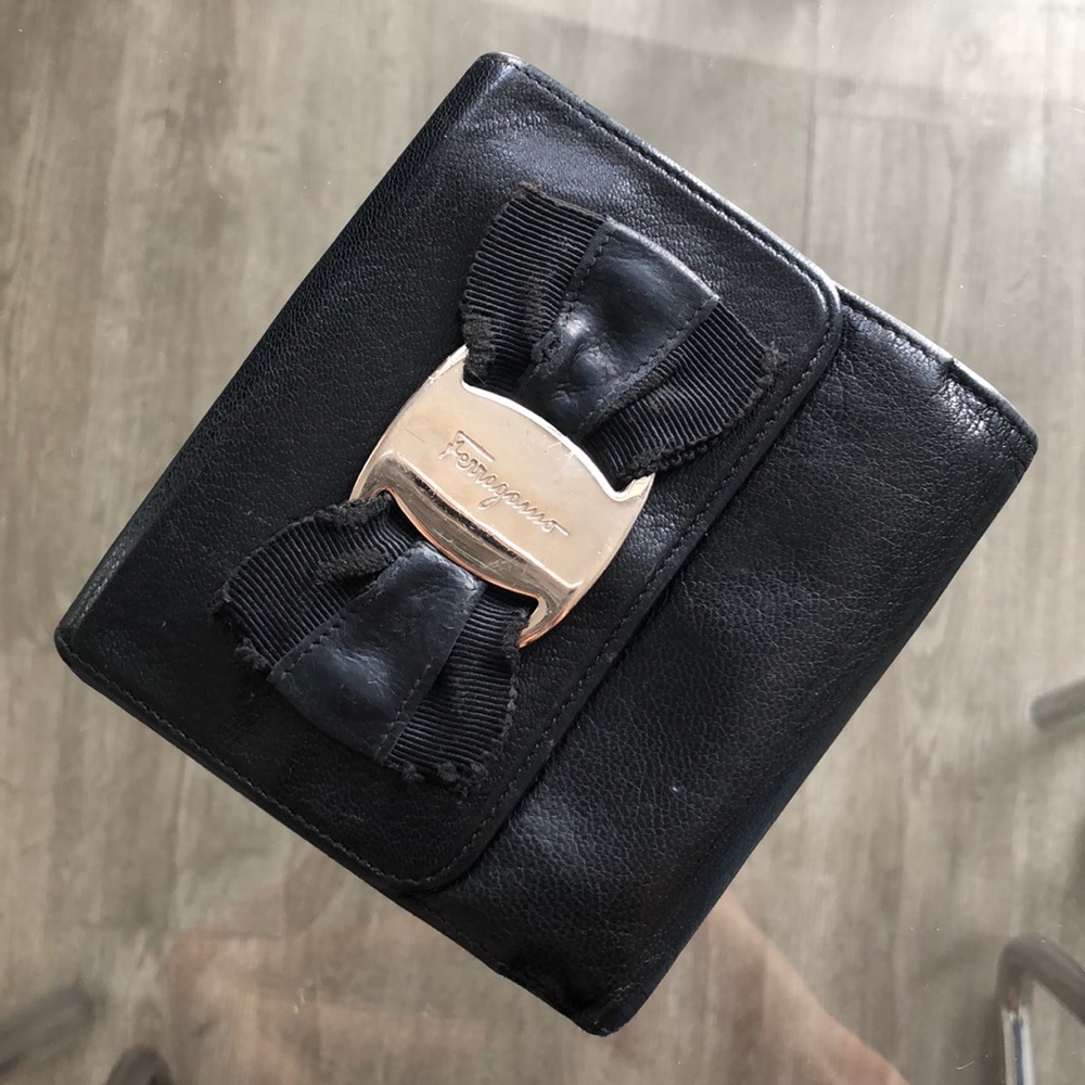 Salvatore Ferragamo Classic Bow Wallet Black
